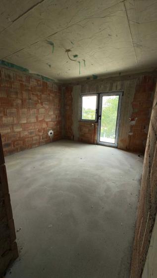 Apartament cu 2 camere decomandat în Valea Adâncă