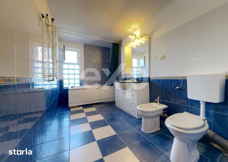 Casă cu 6 camere cu Teren 638 Mp în Pădureni