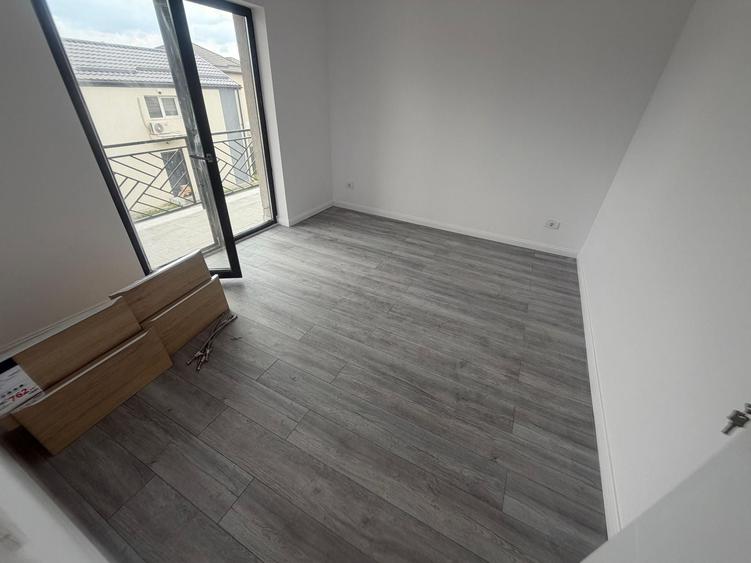 Casă individuală cu 4 camere cu Canalizare în Central