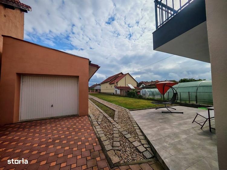 Casă cu 4 camere cu Teren 998 Mp în Central