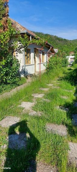 Casă cu 4 camere în Cernătești