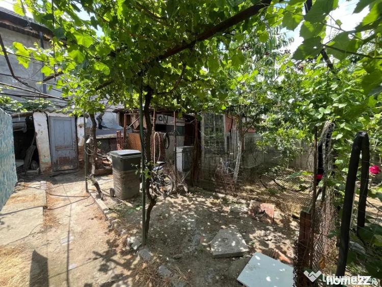 Casă cu 5 camere cu Teren 468 Mp în Central