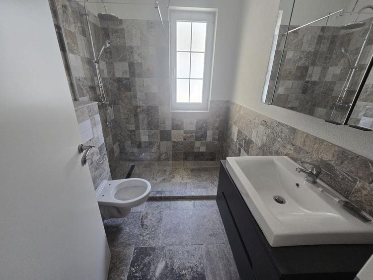 Apartament cu 2 camere decomandat în Girocului