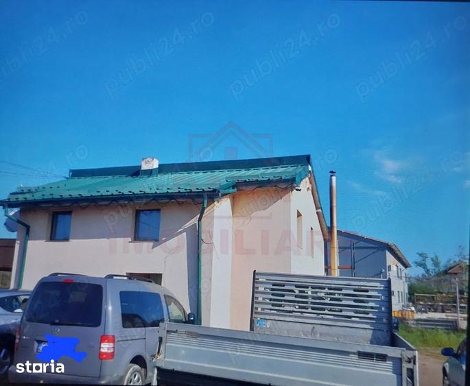 Casă cu 6 camere cu Teren 250 Mp în Turnu Ruieni
