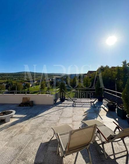 Penthouse cu 2 camere semidecomandat, mobilat în Borhanci