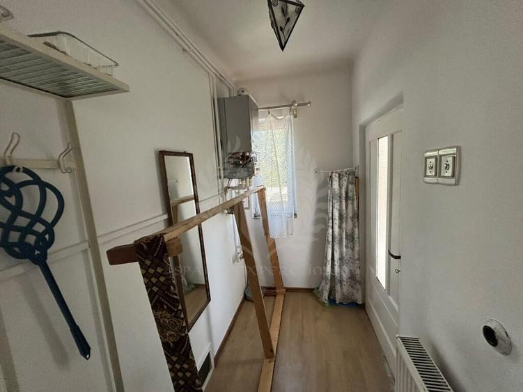 Casă cu 3 camere cu Teren 580 Mp în Central