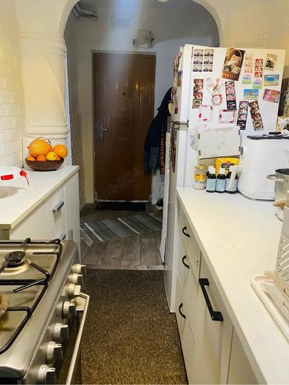 Apartament cu 3 camere decomandat în Viitorului