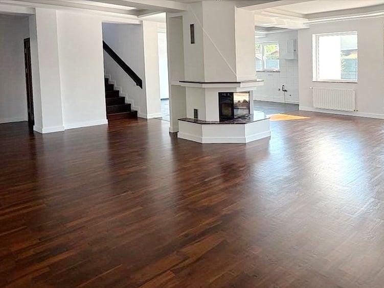 Casă individuală cu 5 camere cu Teren 640 Mp în Odăi