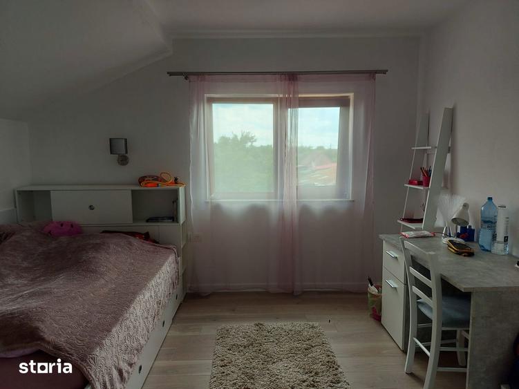 Casă cu 4 camere decomandat cu Teren 315 Mp în Vladimirescu