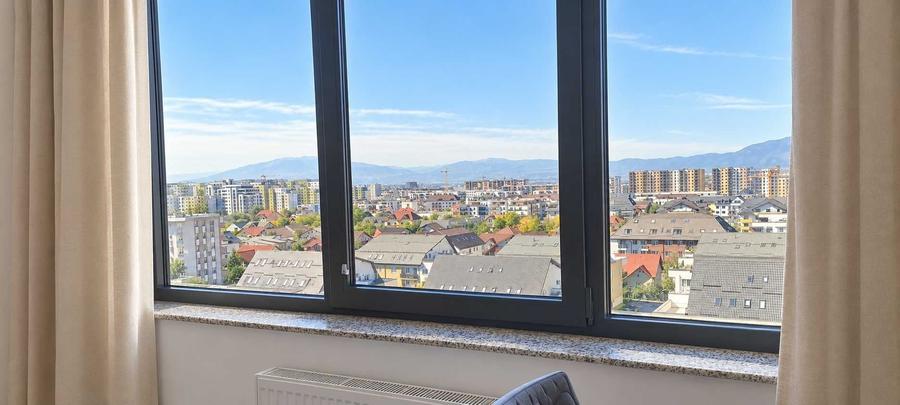 Apartament cu 2 camere decomandat în Tractorul
