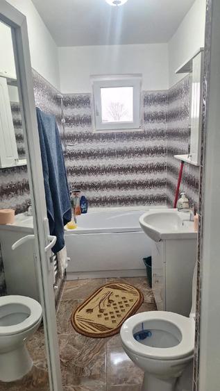 Apartament cu 2 camere nedecomandat în Horia