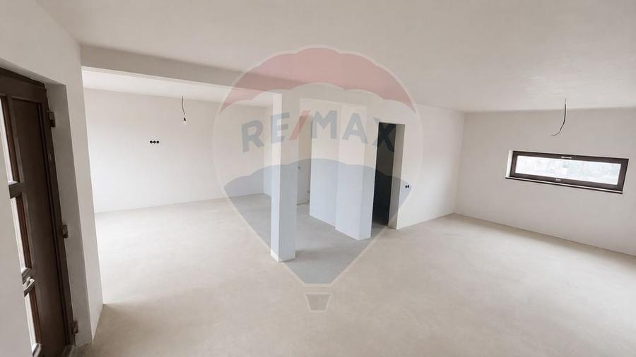 Casa / Vila cu 4 camere de vanzare - 10