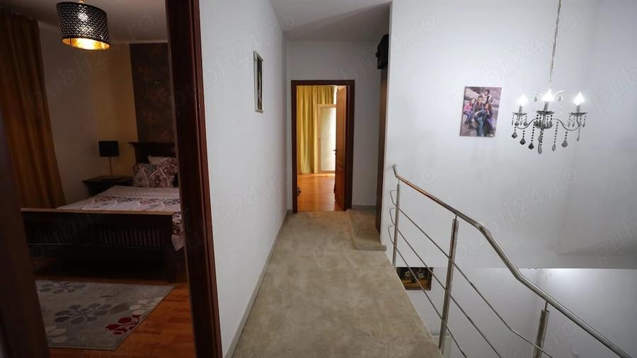 Casă cu 9 camere cu Teren 362 Mp în Central