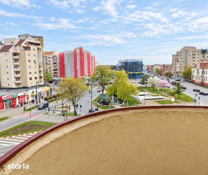 Apartament cu 3 camere în Intim