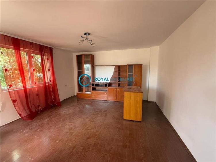 Casă cu 4 camere cu Teren 432 Mp în Ploieștiori