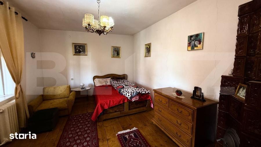 Casă cu 5 camere decomandat cu Teren 382 Mp în Pietroșița