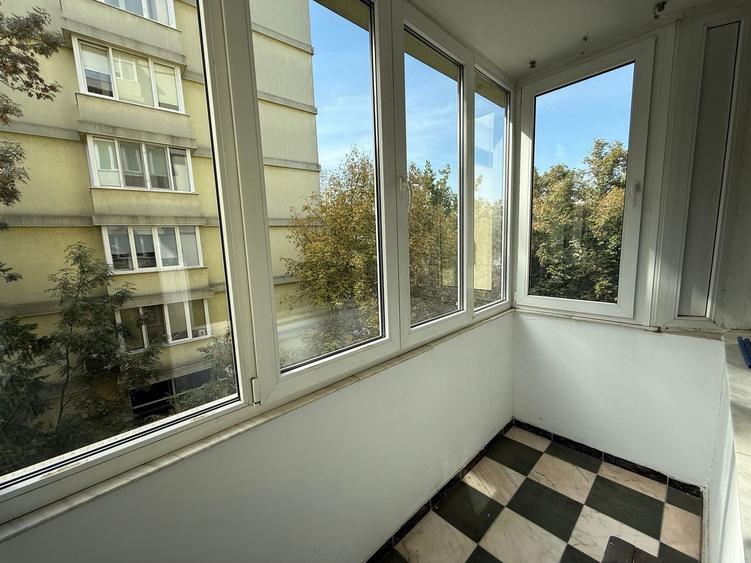 Apartament cu 3 camere decomandat, mobilat în Arcul de Triumf