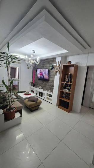 Apartament cu 2 camere decomandat în Sud
