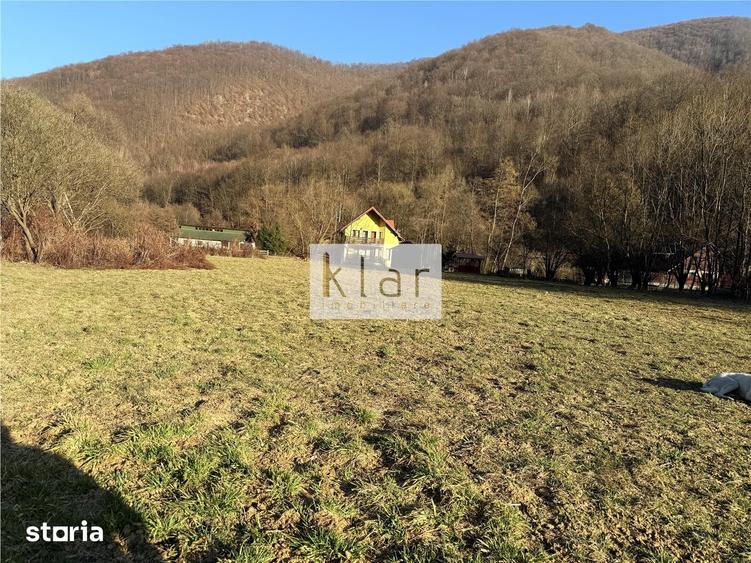 Teren de 1100 mp, în Gilău