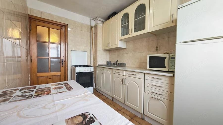 Apartament cu 2 camere decomandat, mobilat în Casa de Cultură