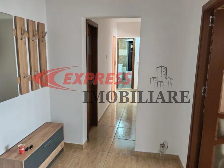 Apartament cu 3 camere decomandat în Dristor