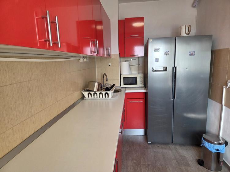 Propietar inchiriez apartament 3 camere decomandat cu vedere panoramica la Lacul si Parcul Plumbuita - 1