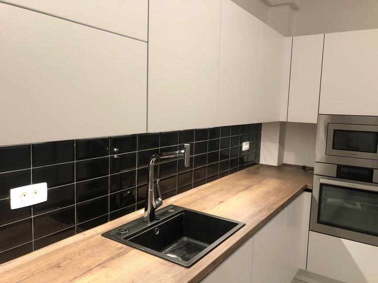 Apartament cu 3 camere decomandat în Exterior Vest