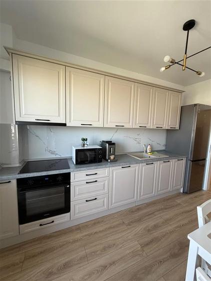 Apartament cu 2 camere decomandat, mobilat în Tractorul