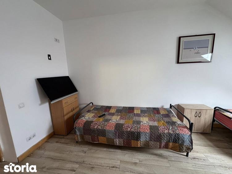 Casă cu 8 camere cu Teren 500 Mp în Turnișor