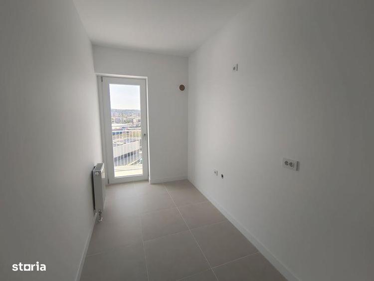 Apartament cu 2 camere decomandat în Baza 3