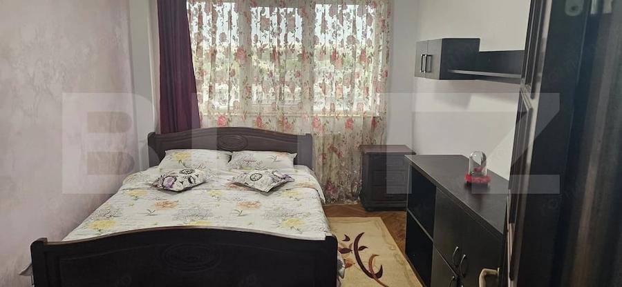 Apartament cu 3 camere decomandat în Filiași