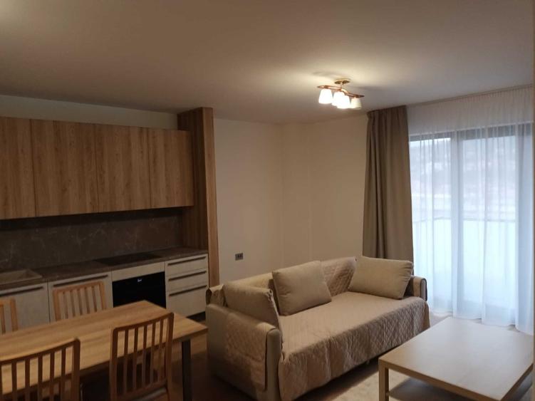 Apartament cu 2 camere semidecomandat în Central