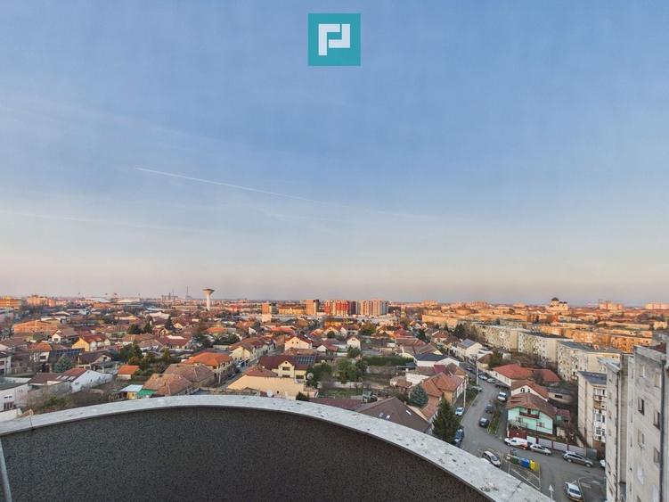 Apartament cu 3 camere semidecomandat în Intim