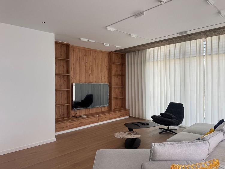 Apartament cu 4 camere în Floreasca