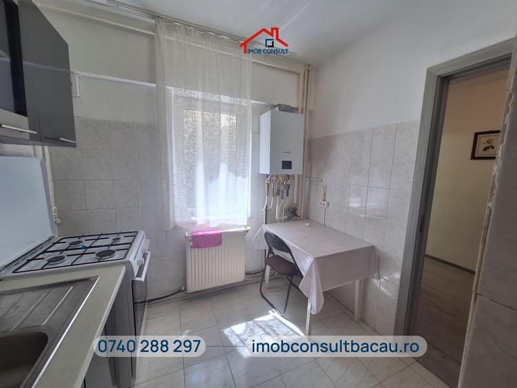 Apartament cu 3 camere decomandat în Letea