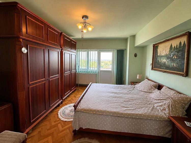 Apartament cu 3 camere decomandat în Micro 11