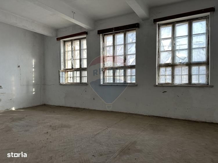 Spațiu comercial, de 2,500 mp, în Ultracentral