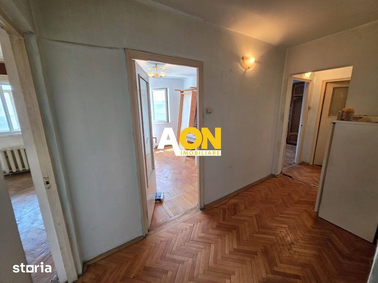 Apartament cu 3 camere decomandat în Cetate