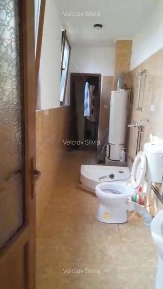 Casă cu 4 camere cu Teren 2526 Mp în Dudeștii Noi