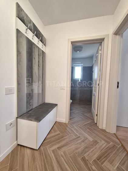 Apartament cu 3 camere decomandat, mobilat în Central