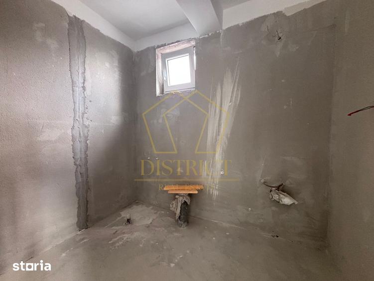Casă cu 4 camere cu Teren 180 Mp în Ghiroda