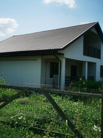 Casă individuală cu 4 camere cu Canalizare în Braniștea