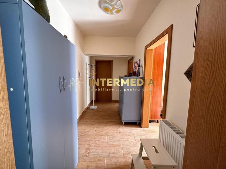 Apartament cu 2 camere decomandat, mobilat în Cetate