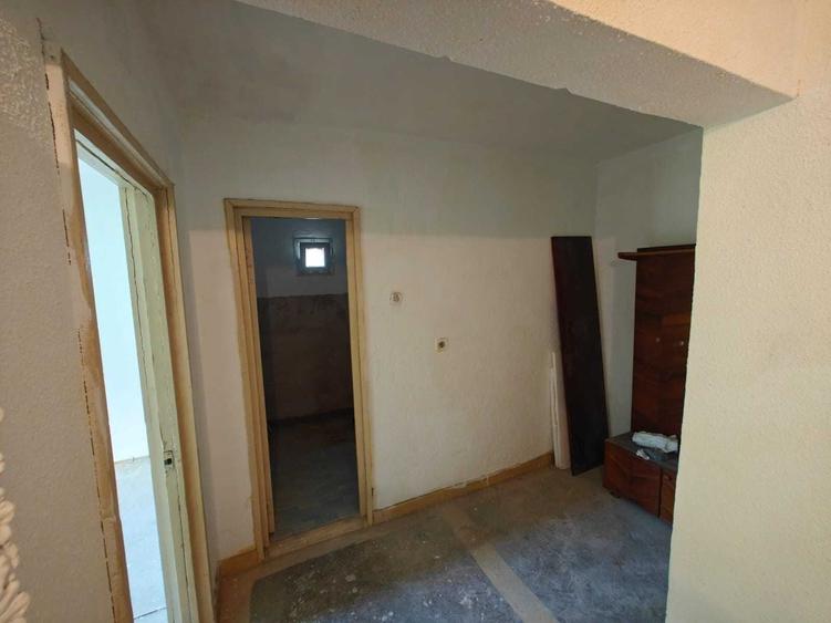 Apartament cu 2 camere decomandat în Piața Nouă