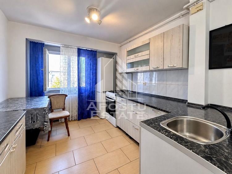 Apartament cu 2 camere decomandat în Lipovei