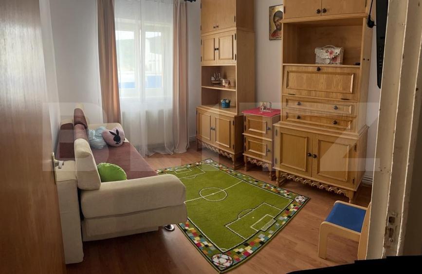 Apartament cu 3 camere decomandat, mobilat în Gherla