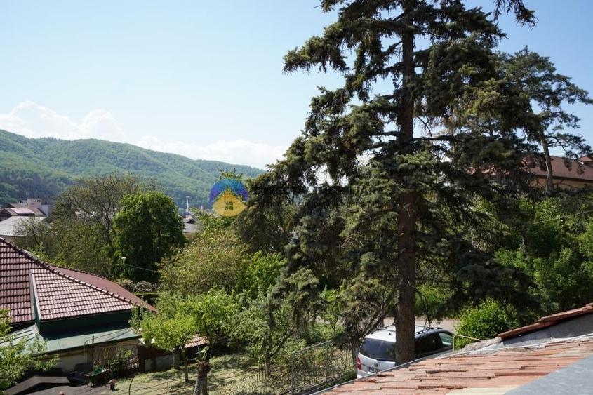 Oferta unica in Piatra Neamt ! Casa si teren zona centrala , strada Castanilor - 2