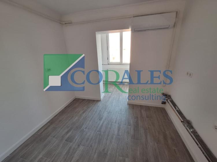 Apartament cu 3 camere decomandat în Lipovei