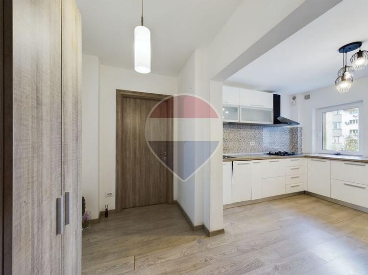 Apartament cu 3 camere decomandat, mobilat în Vitan