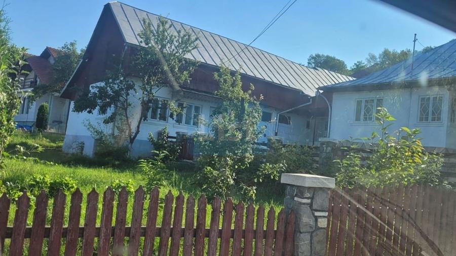Casă cu 6 camere cu Garaj în Valea Doftanei